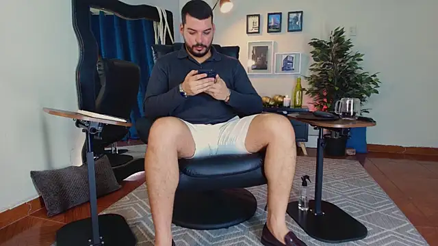 HenryBenso online show from June 8, 2026, 12:06 pm