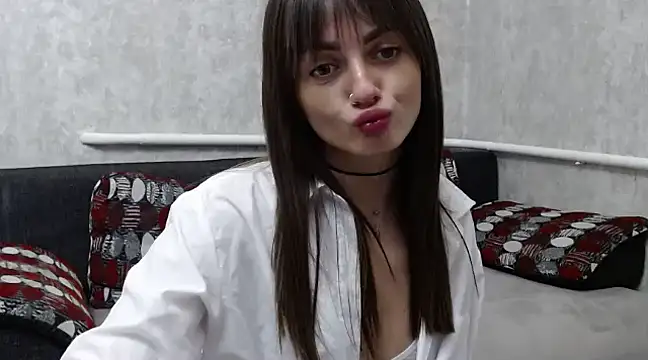 Snapshot of LikaLuis chatting on February 1, 2025, 2:13 pm LikaLuis online show from February 1, 2025, 2:13 pm