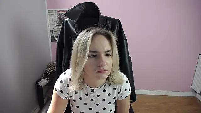 viktoria lovely online show from June 17, 2026, 8:36 am
