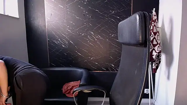 viktoria lovely online show from November 6, 2025, 1:15 pm