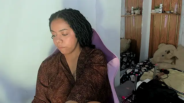 Alika01 online show from January 6, 2026, 5:39 pm