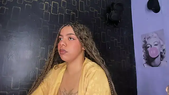 Snapshot of Alika01 chatting on March 7, 2025, 3:49 pm Alika01 online show from March 7, 2025, 3:49 pm