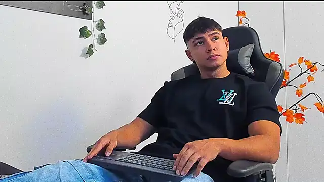 Snapshot of Bray_Kevin chatting on February 16, 2026, 8:40 pm Bray Kevin online show from February 16, 2026, 8:40 pm