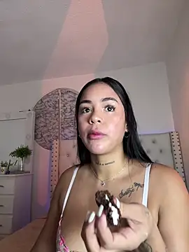 IsabelaVanegas  online show from September 25, 2025, 3:29 pm