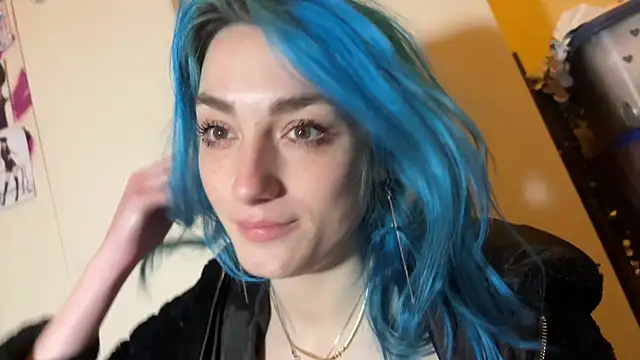 Monicbabe online show from November 26, 2025, 4:29 pm