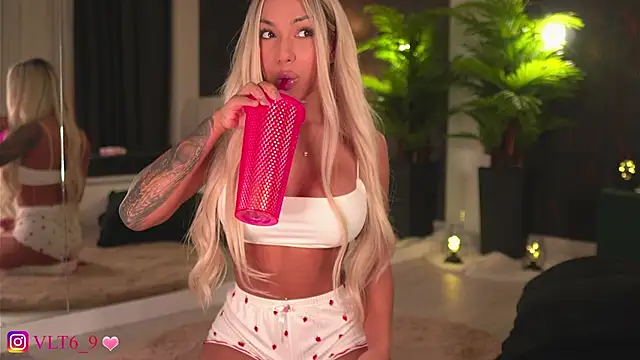 violettabunny03 online show from January 9, 2026, 11:55 pm