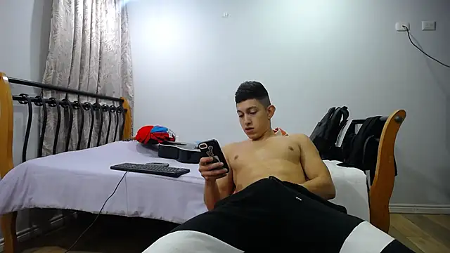 Snapshot of Iam_yourbabyprincess_XD chatting on February 23, 2025, 6:38 am Iam yourbabyprincess XD online show from February 23, 2025, 6:38 am