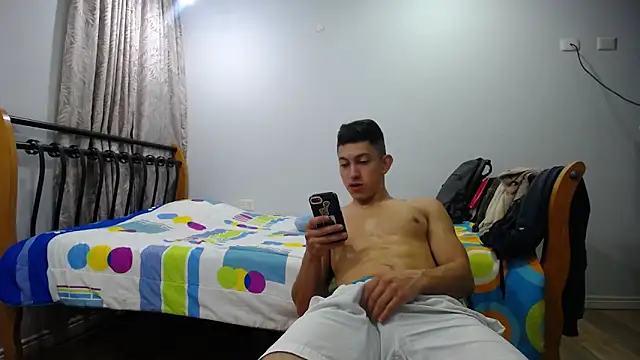 Snapshot of Iam_yourbabyprincess_XD chatting on March 4, 2025, 5:00 am Iam yourbabyprincess XD online show from March 4, 2025, 5:00 am