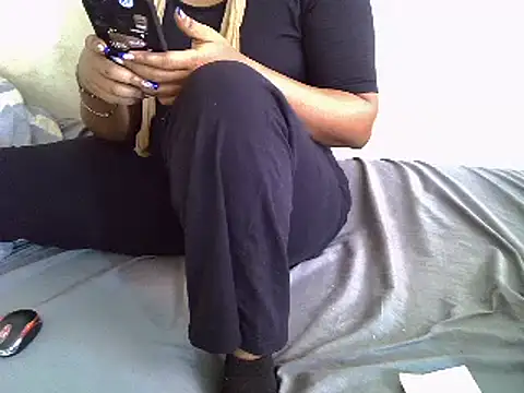 Snapshot of Crystal__Gee chatting on March 12, 2025, 7:13 am Crystal Gee online show from March 12, 2025, 7:13 am