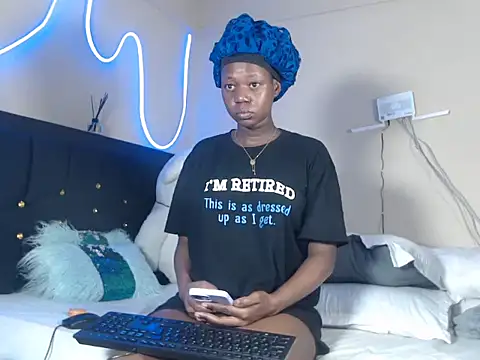 leslie bebby2 online show from September 21, 2025, 4:06 am