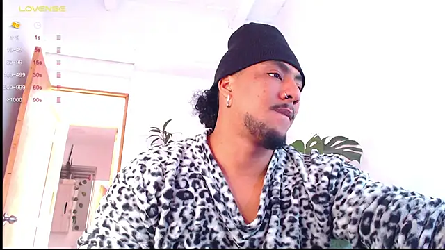 Snapshot of yosoy_enzo2020 chatting on January 23, 2025, 12:52 pm yosoy enzo2020 online show from January 23, 2025, 12:52 pm