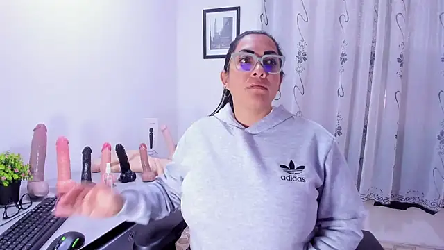 MelissaaCortes online show from February 17, 2026, 1:08 pm