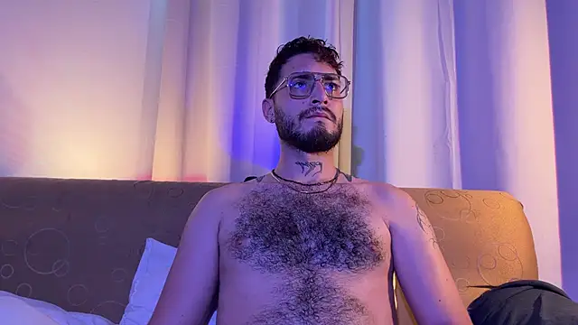 axel giracr online show from February 19, 2026, 9:01 pm