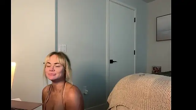 ElenaErickson online show from June 14, 2026, 2:19 am