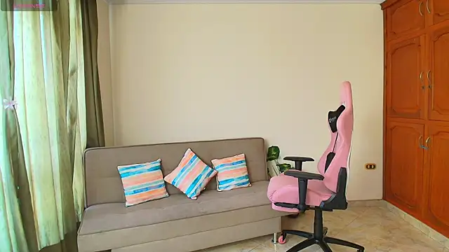 lili jade222 online show from December 2, 2025, 3:14 pm