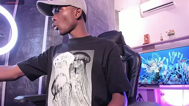 JacksonMuller  online show from December 3, 2025, 1:54 pm