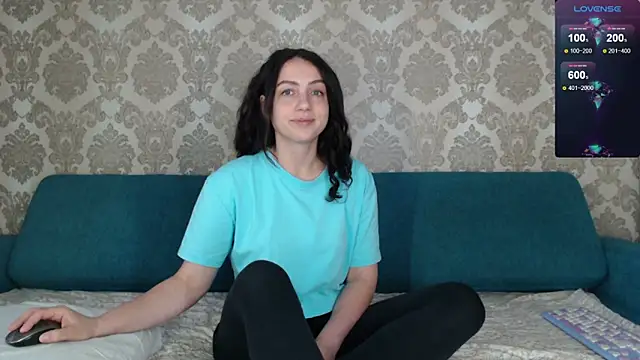 Louise Lavender online show from September 20, 2025, 7:13 am