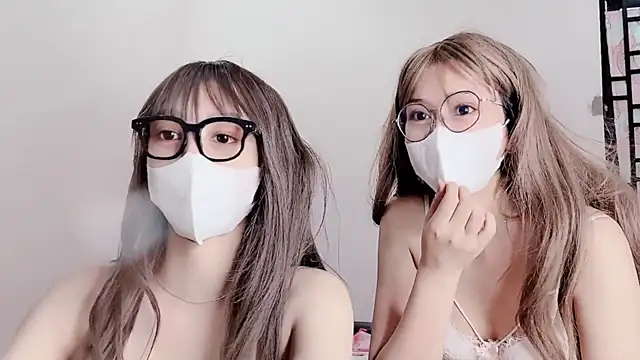 Mono-Stewardesss online show from December 6, 2024, 9:15 am