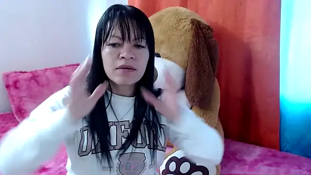 Cristal w online show from February 9, 2026, 2:48 pm