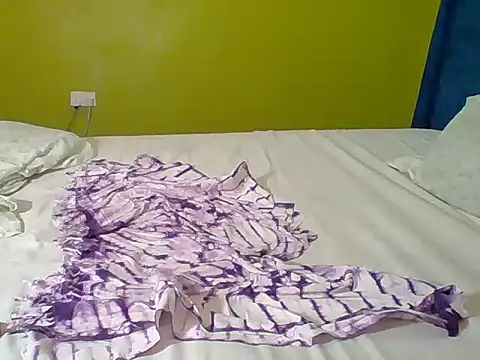 QueenMelisa online show from November 11, 2025, 8:14 pm