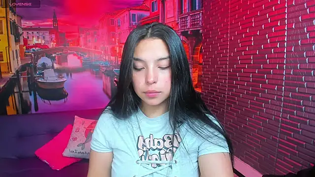 Snapshot of Small_naughty_ chatting on February 17, 2026, 1:41 pm Small naughty online show from February 17, 2026, 1:41 pm