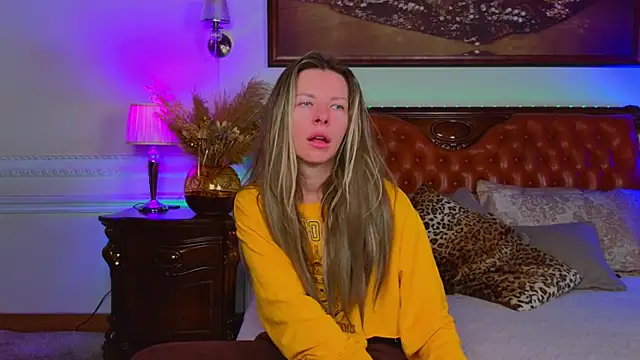 Real Tini online show from December 2, 2025, 6:15 am