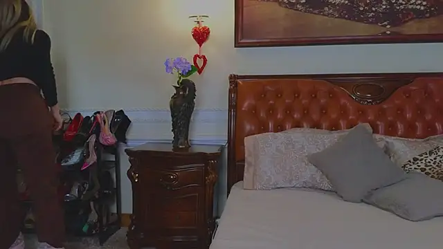 Real Tini online show from February 16, 2026, 6:12 am