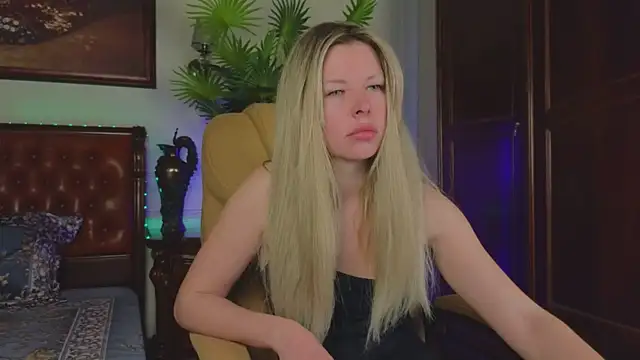 Real Tini online show from April 16, 2026, 6:14 am