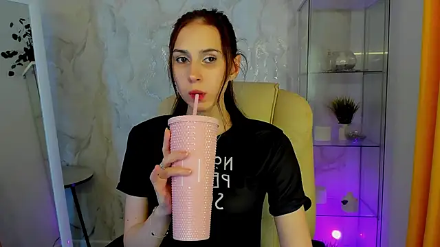 Snapshot of ArmiEri chatting on November 9, 2025, 6:34 pm ArmiEri online show from November 9, 2025, 6:34 pm