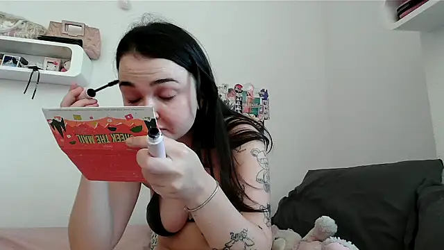 chunliklk online show from September 18, 2025, 4:32 pm