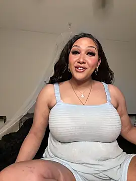 Snapshot of Lickplayofficial chatting on February 4, 2026, 4:07 am Lickplayofficial online show from February 4, 2026, 4:07 am