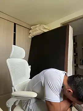 sendfer online show from November 4, 2025, 8:45 pm