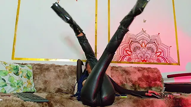 Snapshot of PandoraVolkov chatting on September 13, 2025, 10:10 pm PandoraVolkov online show from September 13, 2025, 10:10 pm