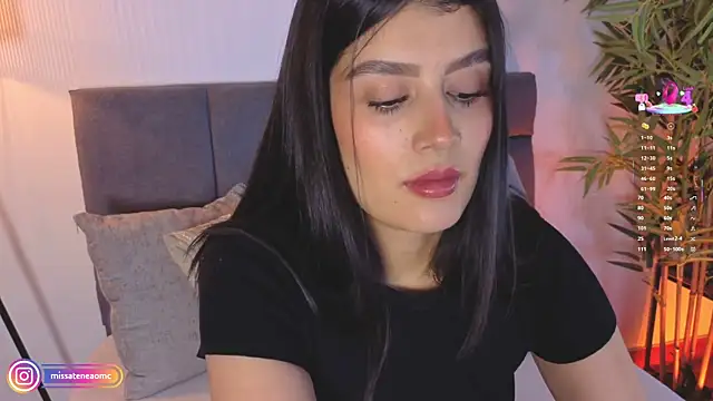 missatenea online show from February 5, 2026, 1:51 pm