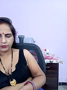 Snapshot of reemacouple007 chatting on May 15, 2026, 6:33 am reemacouple007 online show from May 15, 2026, 6:33 am