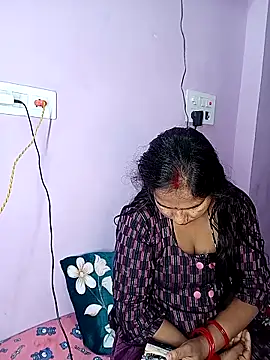 reemacouple007 online show from February 12, 2026, 7:24 pm