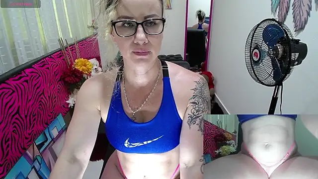 ViickySexy online show from February 11, 2026, 7:47 pm