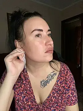Snapshot of Roxana_Bell chatting on April 19, 2026, 12:17 pm Roxana Bell online show from April 19, 2026, 12:17 pm