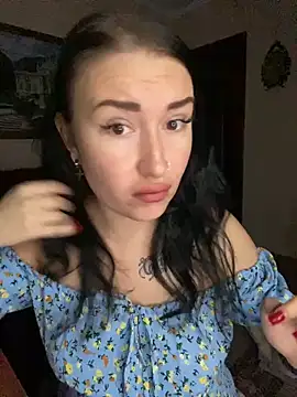 Roxana Bell online show from October 5, 2025, 7:26 pm