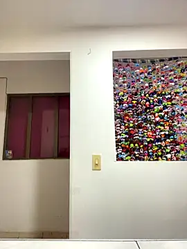 little tifanny82 online show from October 31, 2025, 1:19 pm