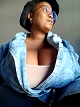 Snapshot of BOOBYXX99 chatting on July 18, 2026, 12:25 pm BOOBYXX99 online show from July 18, 2026, 12:25 pm