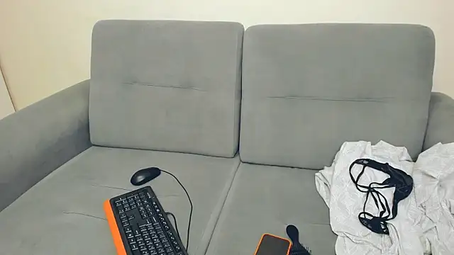 LayaFlow online show from January 13, 2026, 9:24 am