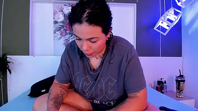 Alexxxholy online show from February 22, 2025, 1:46 pm