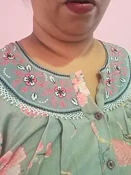 Snapshot of Ravina_patil1 chatting on May 16, 2026, 10:36 am Ravina patil1 online show from May 16, 2026, 10:36 am