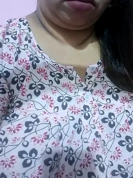 Snapshot of Ravina_patil1 chatting on July 27, 2026, 5:36 am Ravina patil1 online show from July 27, 2026, 5:36 am