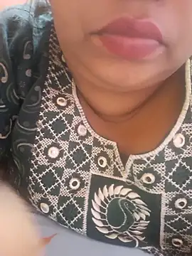 Ravina patil1 online show from October 3, 2025, 5:14 pm