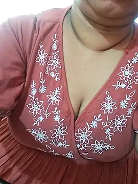 Snapshot of Ravina_patil1 chatting on June 25, 2026, 5:56 am Ravina patil1 online show from June 25, 2026, 5:56 am