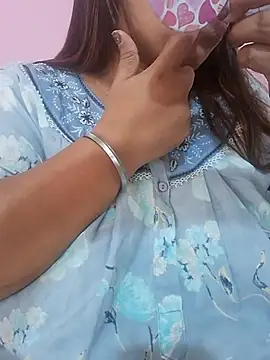 Snapshot of Ravina_patil1 chatting on July 26, 2026, 5:47 am Ravina patil1 online show from July 26, 2026, 5:47 am