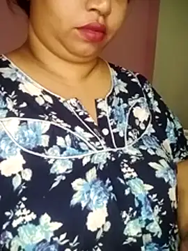 Ravina patil1 online show from April 23, 2026, 1:35 pm