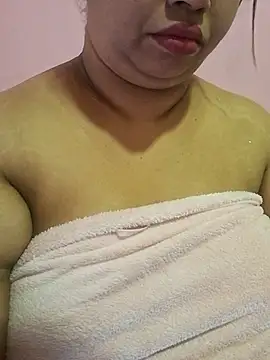 Snapshot of Ravina_patil1 chatting on July 10, 2026, 4:34 am Ravina patil1 online show from July 10, 2026, 4:34 am